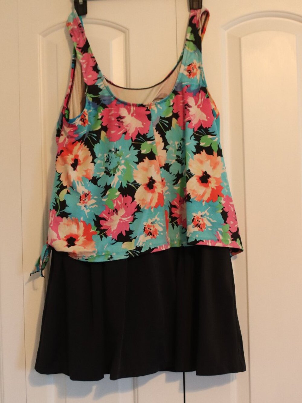 Le Cove One Piece Black/FLoral Tankini Stype One Piece Swim Suit Size 20W